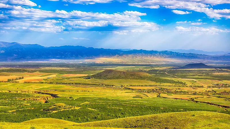 Beijing -Datong -Pingyao-Xi’an -Hangzhou -Wuzhen-Shanghai Days : 12 nights 13days