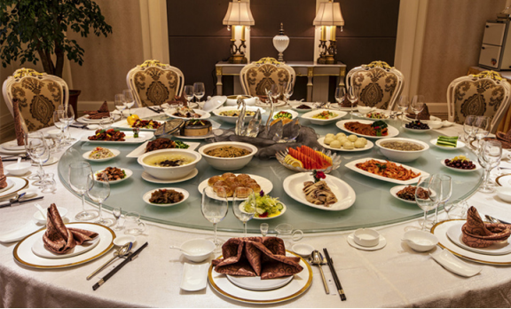 Chinchinese Cultural & Dining Etiquette: Avoid Cultural Missteps